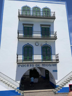 Puerto Mogan - Spectacular 2 bedroom apartment with pool & use of car included